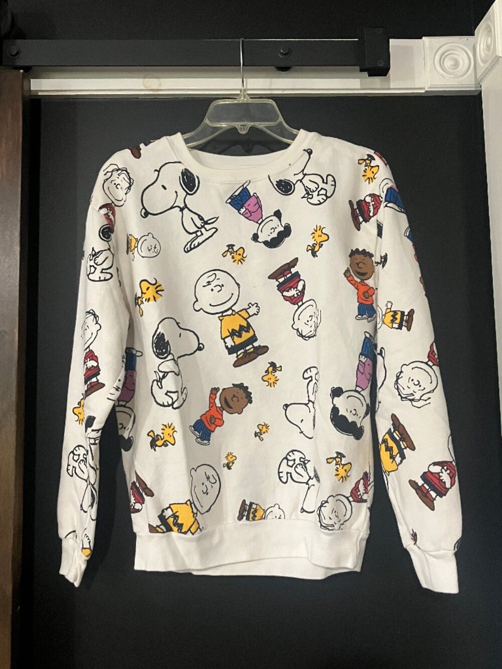 2023 Peanuts Characters Print Sweater Long-sleeve T-shirt Size Medium